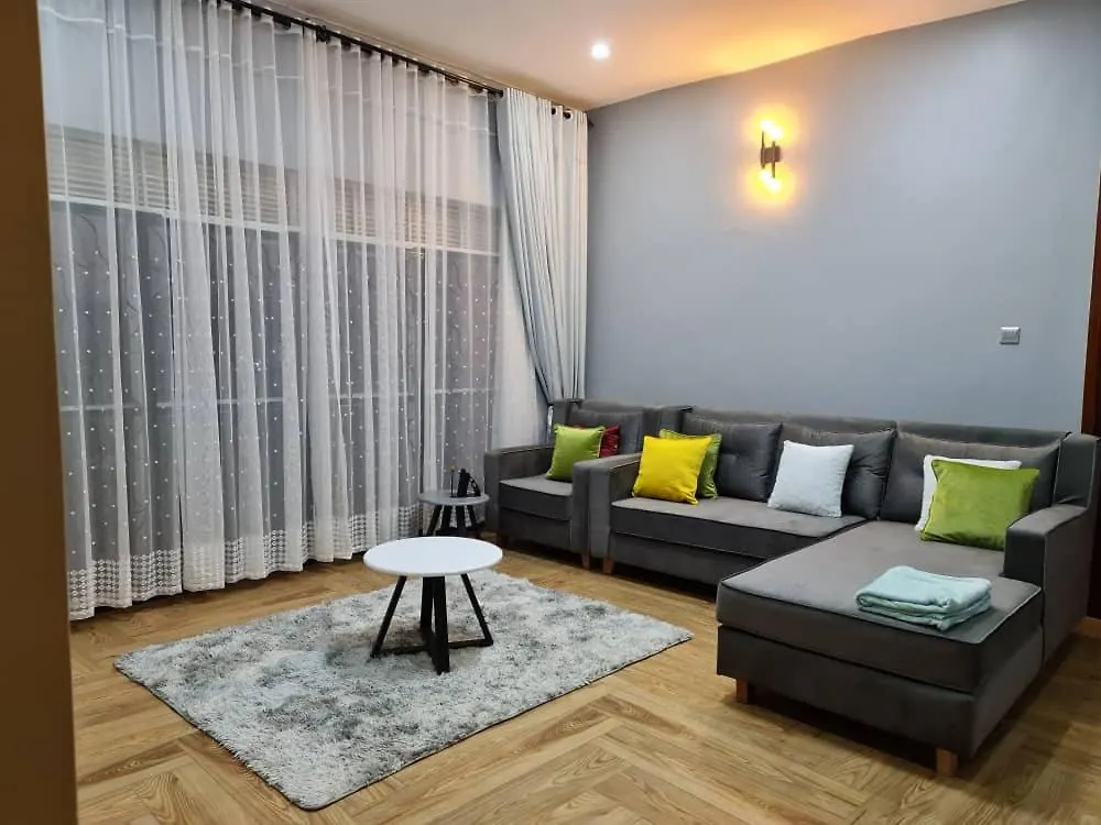 Unia Fancy Flats 3 Bed Room Apartment- Flat 2 Kampala 0*,